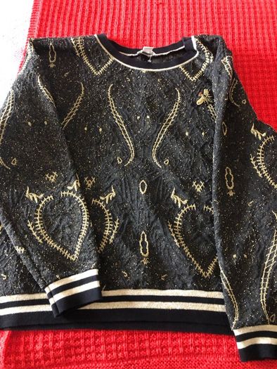 Ladies sweater size L like new