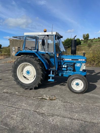 Ford 4610 with 40K box