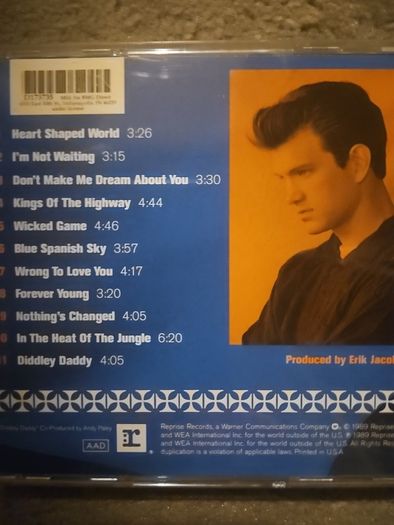 Chris Isaak - Heart Shaped World.