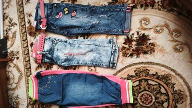 New kids 3/4 jeans . 16 pairs . All for 20