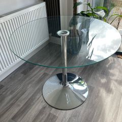 Dining table Free