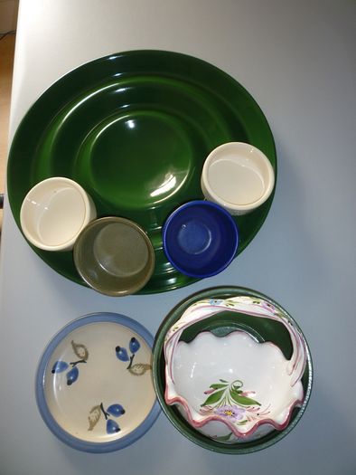 Giant Serving platter, Ramekins, Bowls, Dish. Plate. Moville. 8 ITEMS