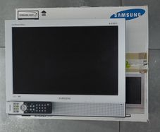 Samsung Syncmaster LCD TV 19"