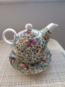 Tea pot cup and saucer
