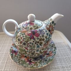 Tea pot cup and saucer