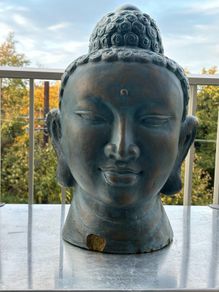 Buddha head