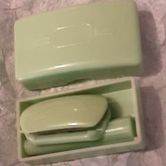 vintage boxed bakelite razor, see my other vintage razor's
