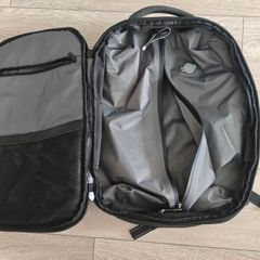 Vacuum travel backpack