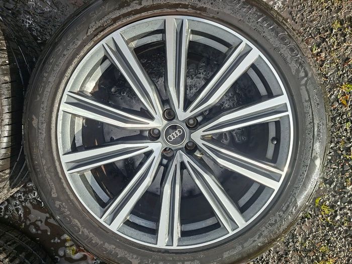 21" Genuine Audi Q8 S Line Alloys with tyres