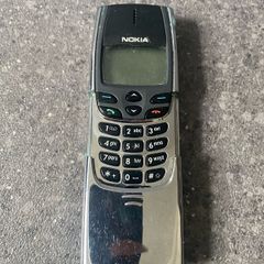 Nokia 8810