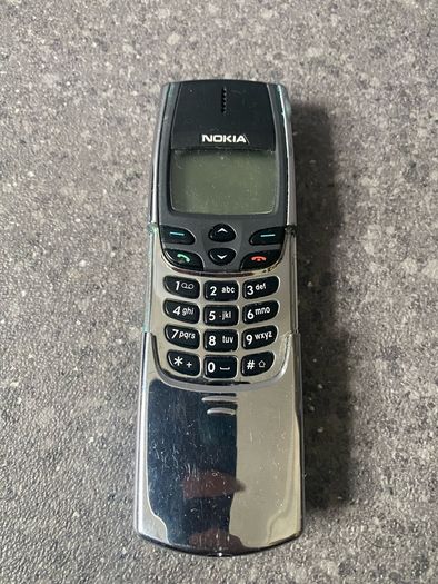 Nokia 8810