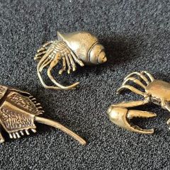 3 brass crabs,. Solid brass.