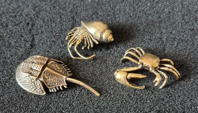 3 brass crabs,. Solid brass.