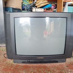 16" Black star crt tv