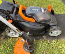 Lawnmower and strimmer Worx