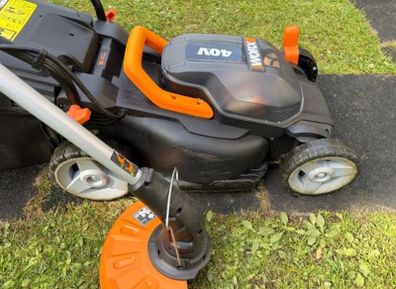 Lawnmower and strimmer Worx