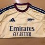 Arsenal Jersey 26/27 Image 2