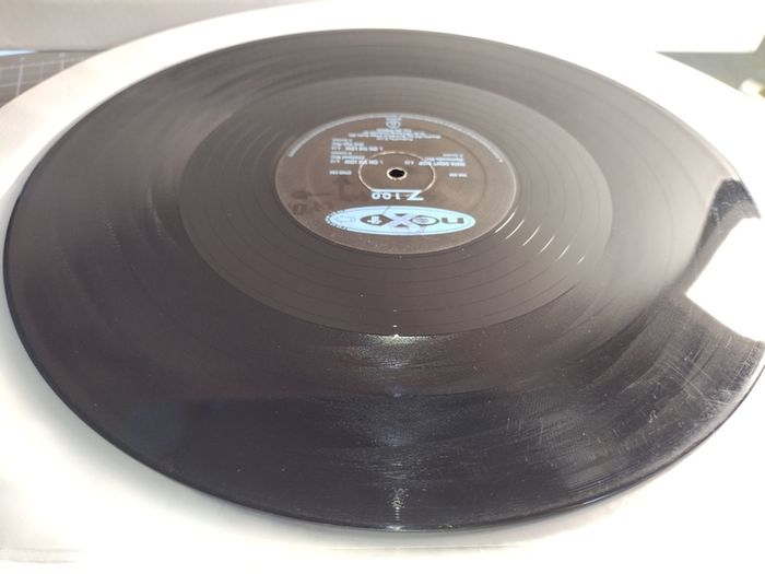 Z100 - Testa Don't Stop - Next Records - Italian Pressing - Early 90s House Classic!