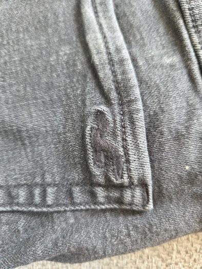 Hollister girls shorts age 12-15 approx, waist 23