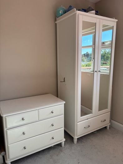Drawer & wardrobe