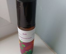Gruum Sandalwood & Tonka roll-on fragrance, new