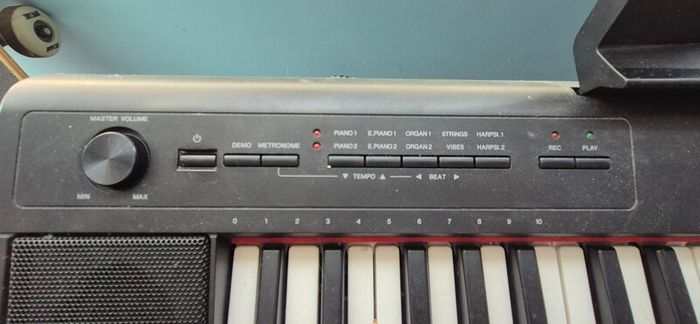 Yamaha Piaggero NP-12 Keyboard + Stand + Adapter