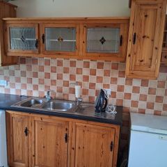 Kitchen units & sink