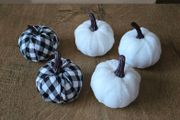 A set of 5 Halloween mini pumpkins