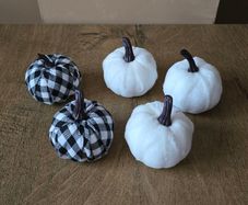 A set of 5 Halloween mini pumpkins
