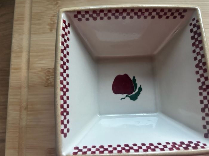 2 Nicholas Mosse square bowls