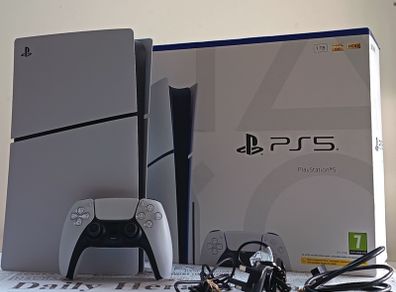 PlayStation 5 1TB disc boxed