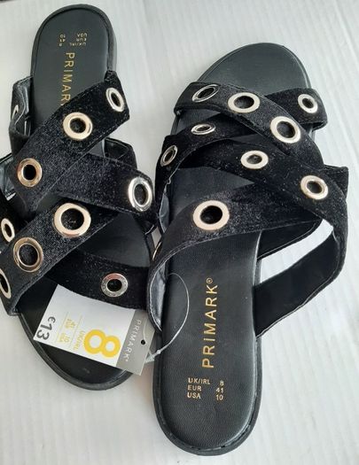 New sandles size 8 tag attached
