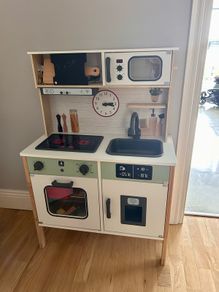 Kids Play Kitchen
