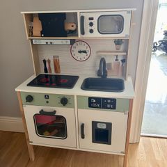 Kids Play Kitchen