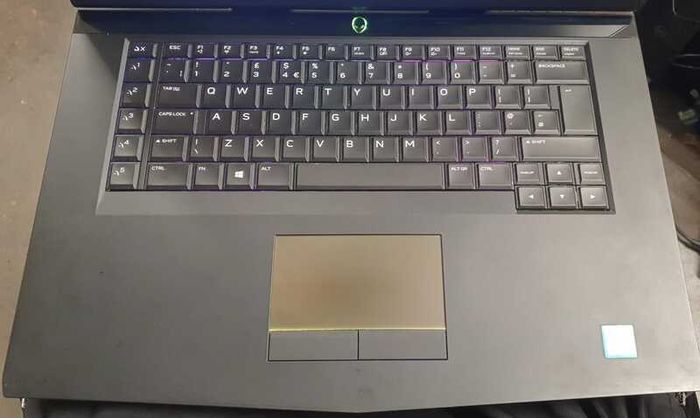 Alienware 15 R3 Gaming Laptop - i7 7th Gen | GTX 1070 8GB | 16GB RAM | 750GB Storage