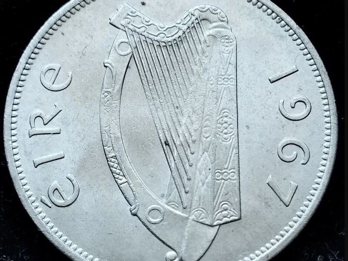 [#168] - Ireland 1967 | Irish 2s6d | Irish Half Crown | Horse | KM.16a | EF