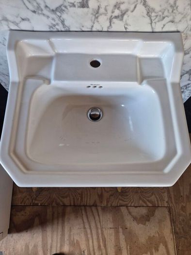 Two Burlington basins with full pedestal