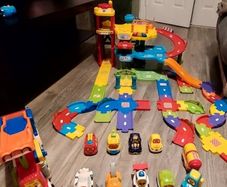 Vtech Toot Toot Musical Garage, Truck and 9 Vehicles
