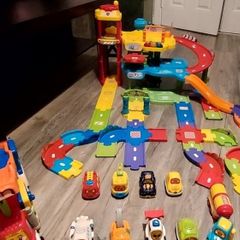 Vtech Toot Toot Musical Garage, Truck and 9 Vehicles