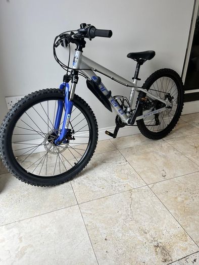 Girls mountain bike