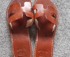 Leather Sliders Size 6