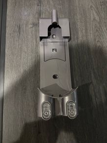 Dyson Holder