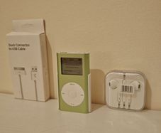 2005 Apple iPod mini A1051 4 GB - 2nd Generation - Green