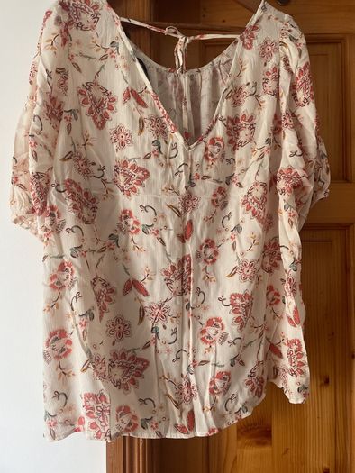 Floral short sleeve top plus size
