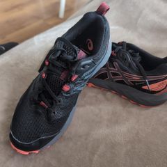 walking shoes