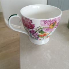 New large floral cup perfect for cappuccino