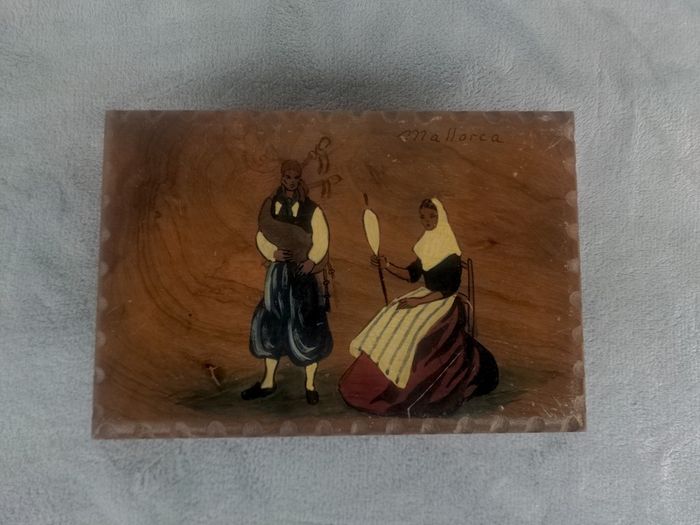 Vintage Mallorca wooden trinket box