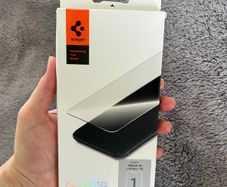 Spigen Slim HD screen protector for iPhone 14 / 13 Pro / 13