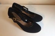 Clarks Ladies Suede Leather Mary Jane Court Shoes Wide Fit size 7.5 E Can Post