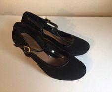 Clarks Ladies Suede Leather Mary Jane Court Shoes Wide Fit size 7.5 E Can Post